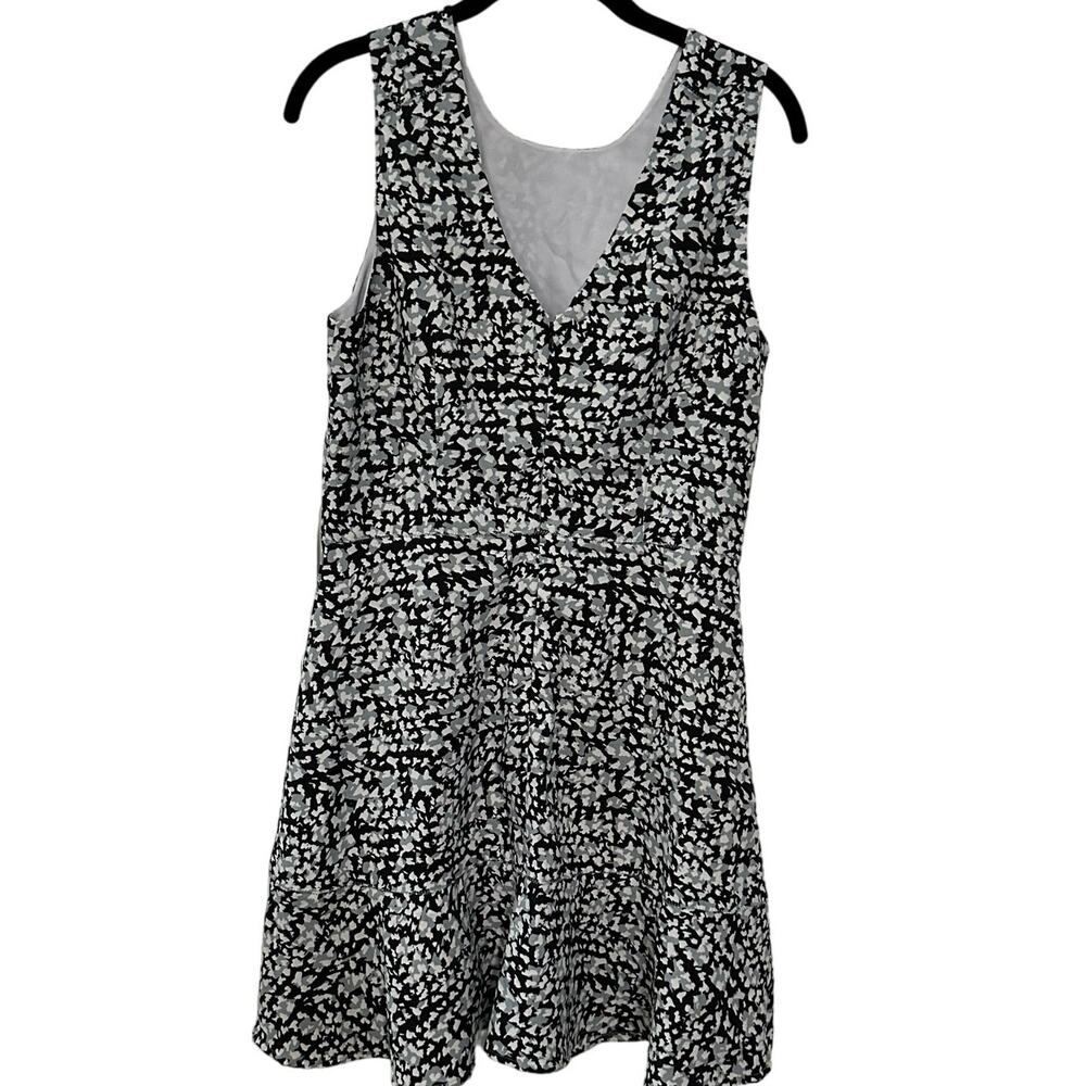 BANANA REPUBLIC Fit & Flare Dress Women 8 Black Floral Sleeveless‎ Mini - Picture 3 of 9